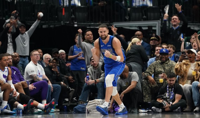 华体会官网-三分命中数历史第4多！克莱展现极致高效 替补23分钟轰下26分6助