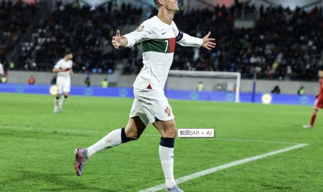 华体会官网下载-14票赞成 1弃权 2反对 里斯本授C罗城市荣誉奖章