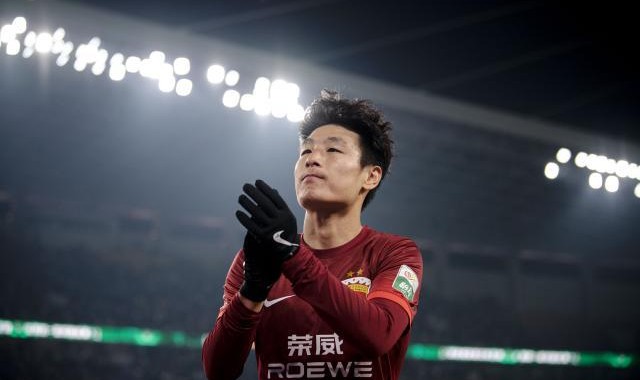 低迷！武磊7次射门0收获 两失绝佳机会+吊射变回传